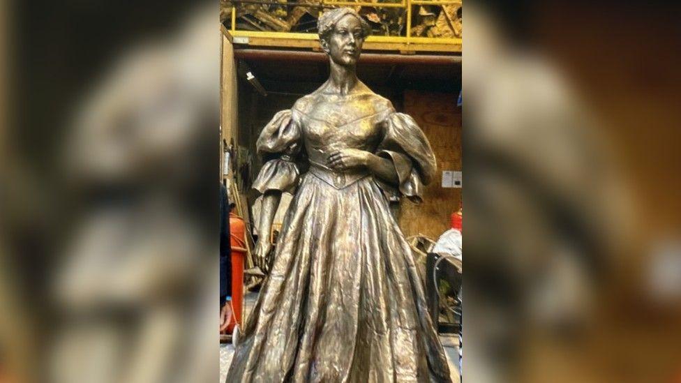 A model of the proposed statue 