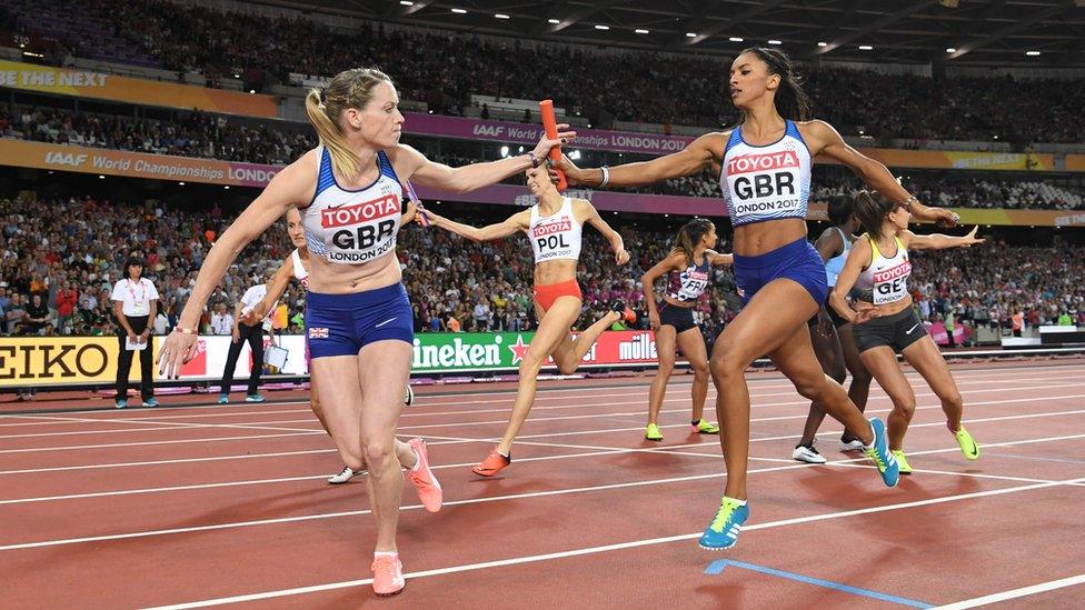 Great Britain women passing baton