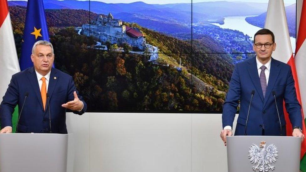 Hungarian Prime Minister Viktor Orbán (left) and Polish Prime Minister Mateusz Morawiecki in Brussels, Belgium. Photo: 10 December 2020