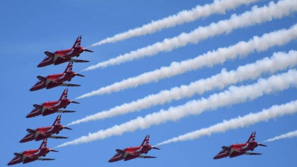 A shot of the Red Arrows display