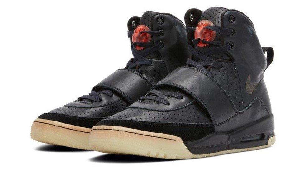 Nike air yeezy black online