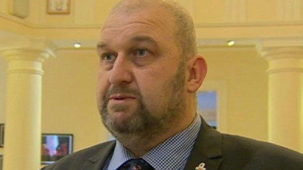 Bu farw Carl Sargeant yn Nhachwedd 2017