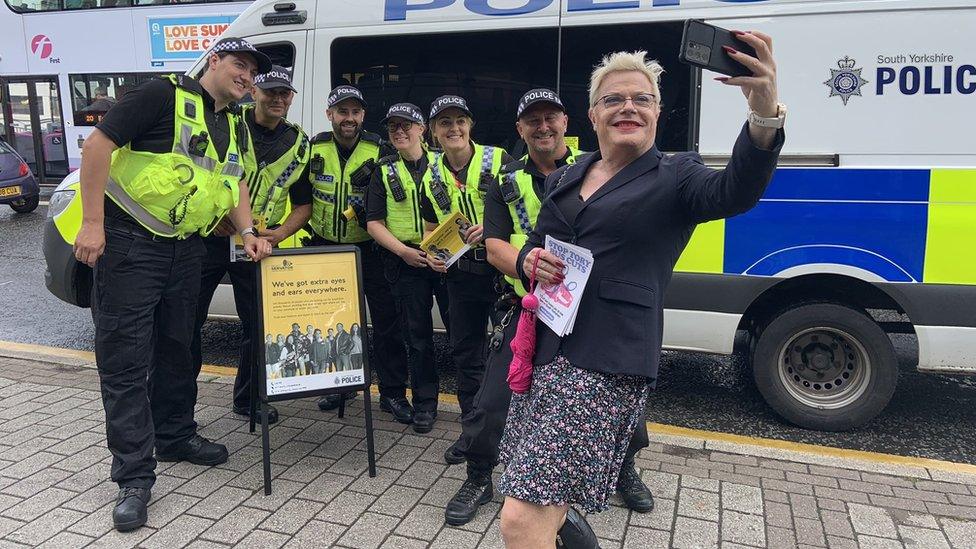 Eddie Izzard with police in Sheffield