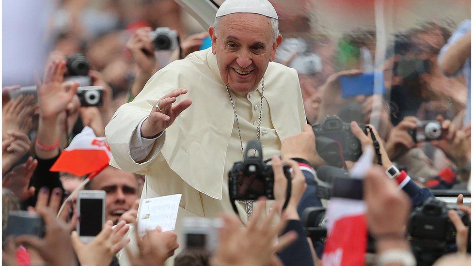 Pope Francis in Dublin greeting crowds