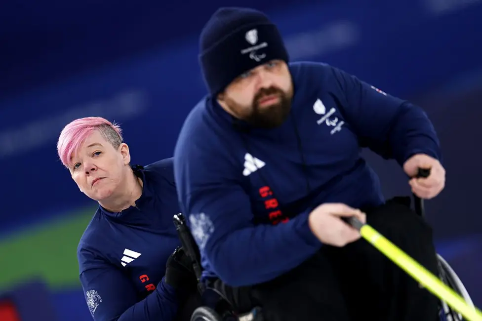Los curlers en silla de ruedas británicos fueron derrotados por los coreanos mejor clasificados.