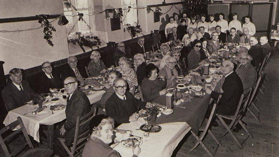 Parti Nadolig yn ardal Bro Ddyfi