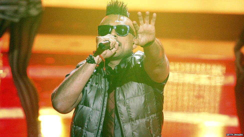 Bashment artist Sean Paul performing