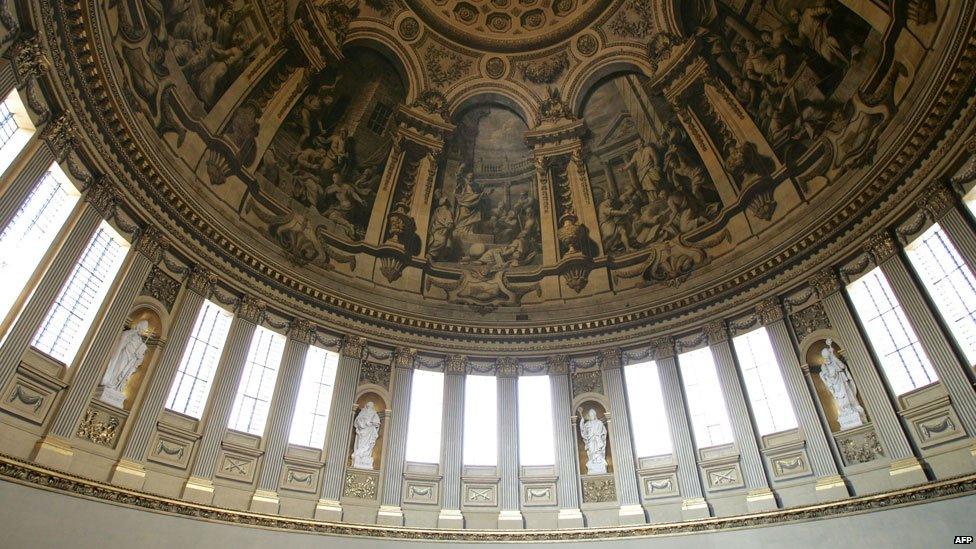 St Pauls Cathedral, the Whispering Gallery in the dome