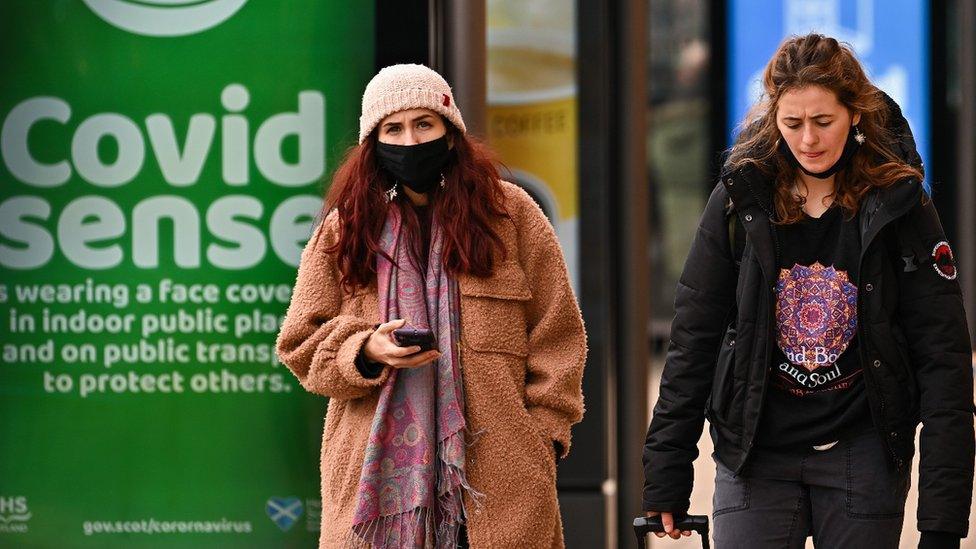 women walking in Edinburgh