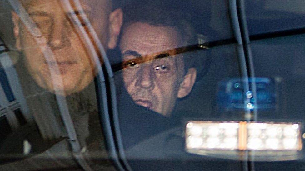 Former French President Nicolas Sarkozy is driven to the Paris prosecutor's office (February 2016)