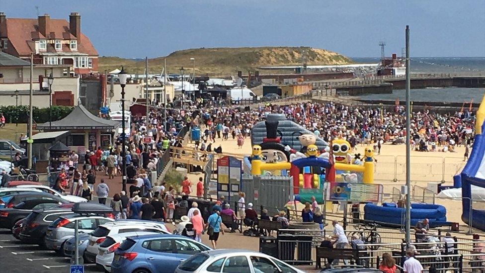 Gorleston beach crowd