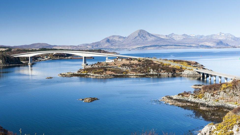 Drochaid an Eilean Sgiathanaich