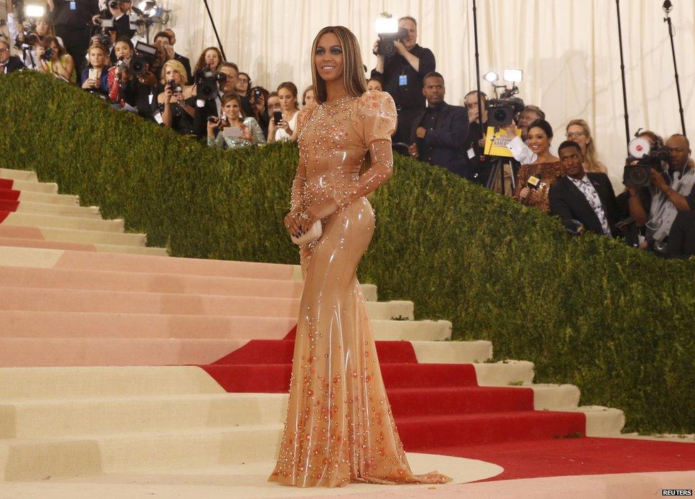 Man v machine theme at New York s Met Gala all the pictures and tweets BBC News