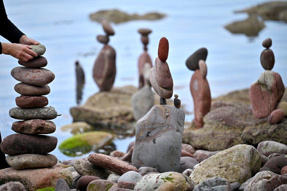 stone stacking in dunbar