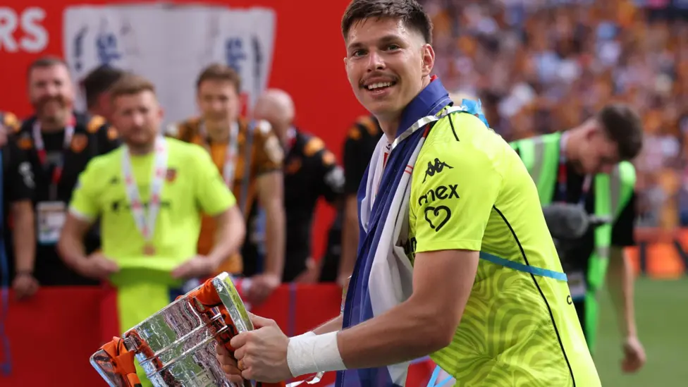 Rangers buy Hull goalkeeper Pandur for £6m - what will he bring?