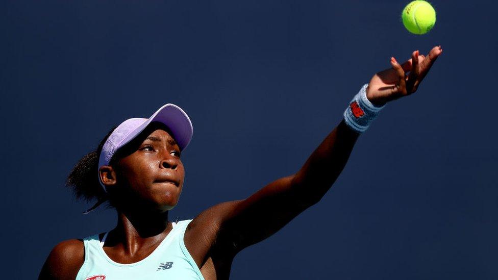 Coco-Gauff-on-court.