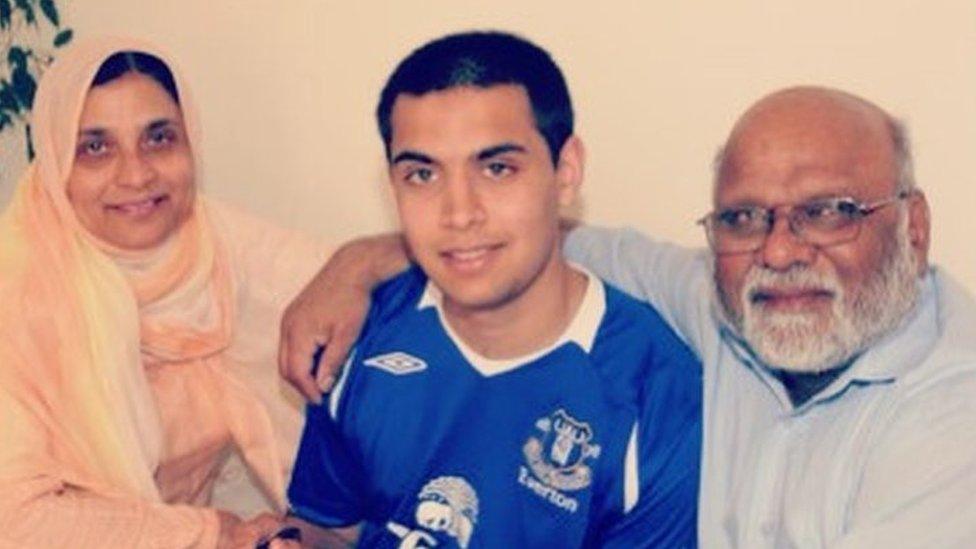 Aamir with his mother and father, Parveen and Sheikh Iqbal Ahmed