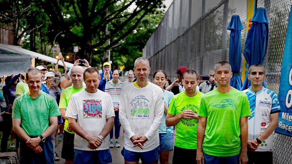 marathon-runners-about-to-start-the-race