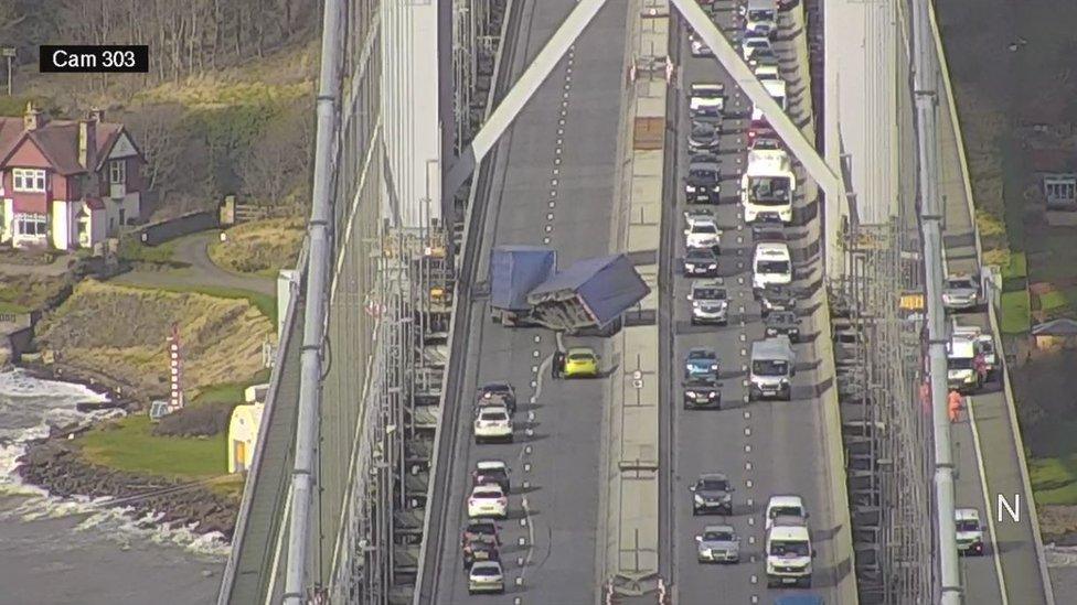 Lorry overturned on Forth Road Bridge