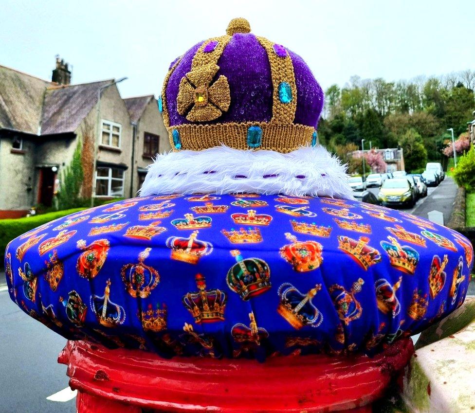 purple crown postbox topper with fur trim