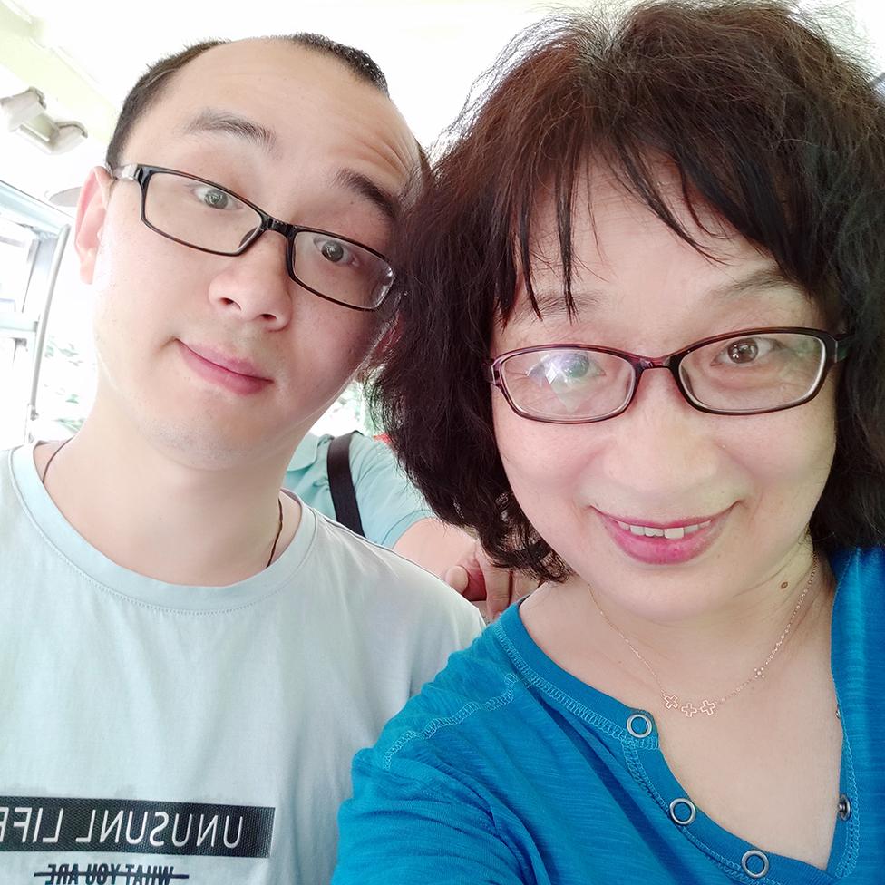 Li Jingzhi and her son Mao Yin (Jia Jia)