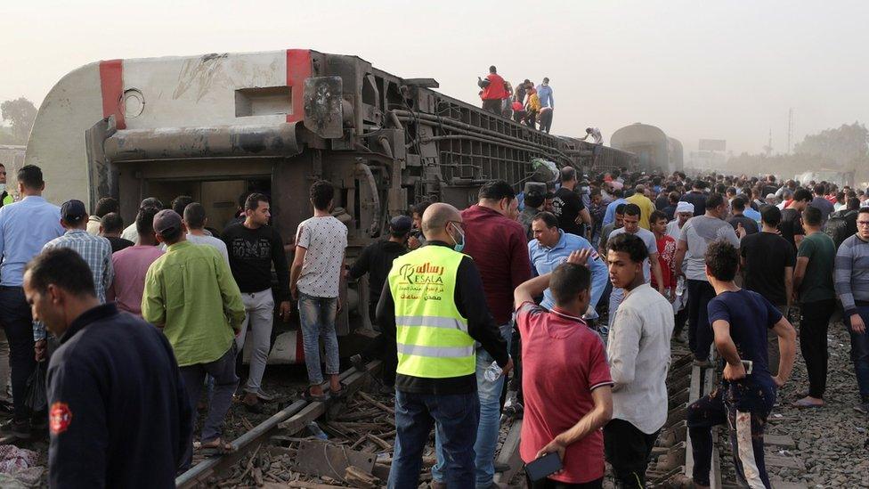 Derailed train carriages after a deadly train accident near Toukh, Egypt (18 April 2021)