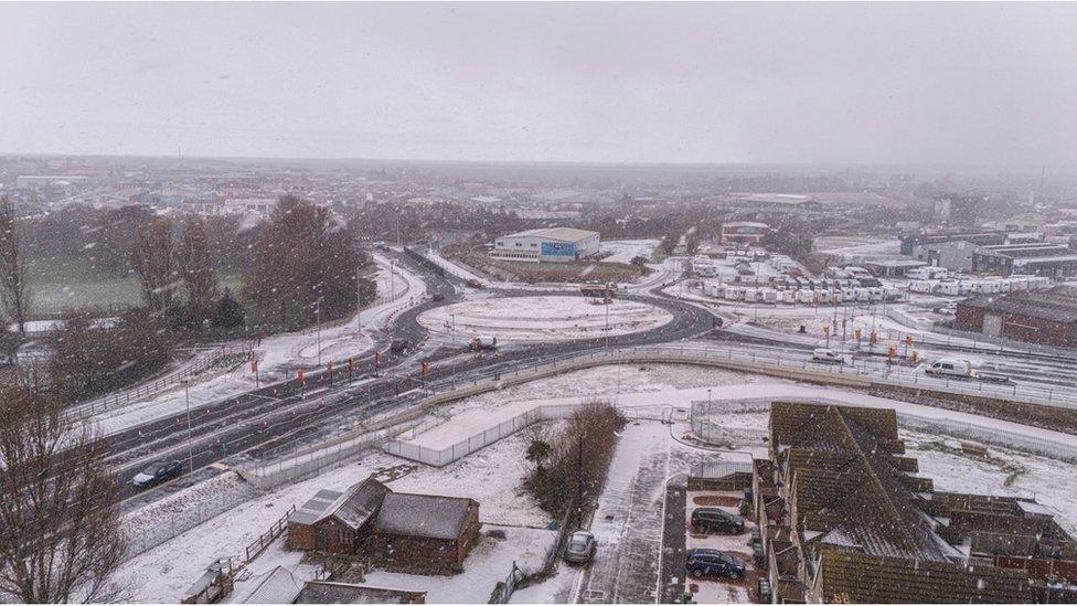 Great Yarmouth roundabout after snowfall on 15 January 20124