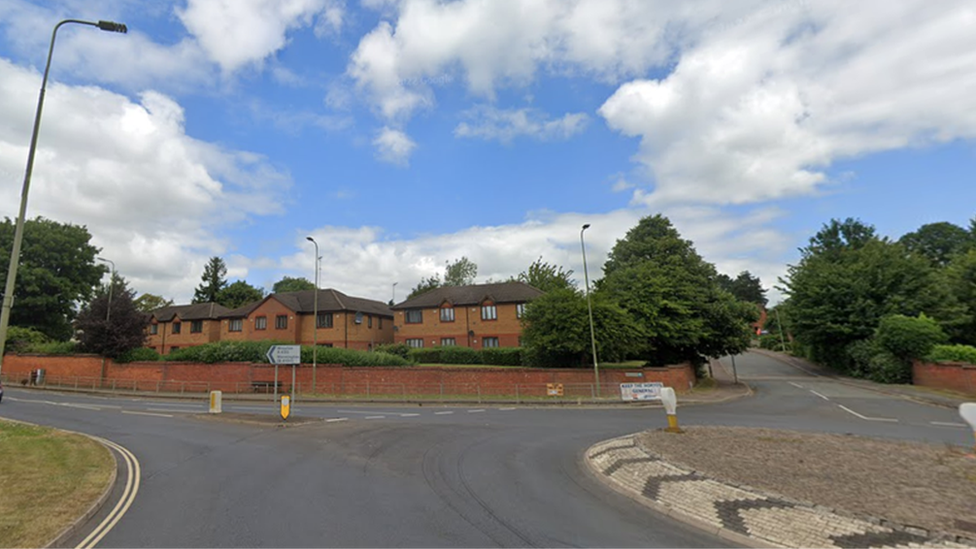 Roundabout at Orchard Way and Warwick Road