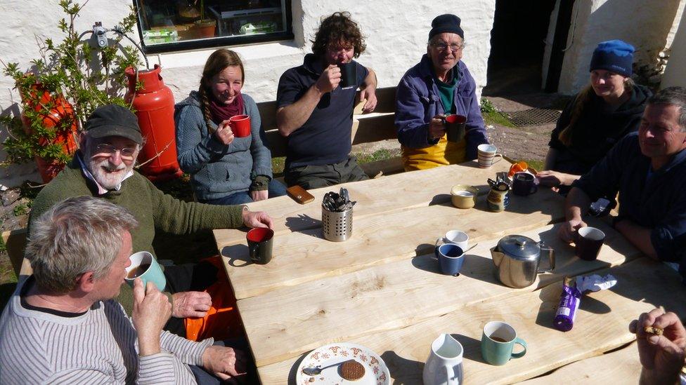 Skokholm Island volunteers