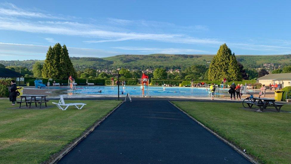 Ilkley Lido solstice 2022