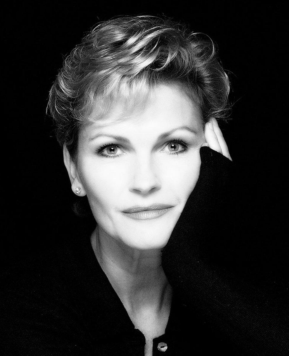 Fiona Fullerton