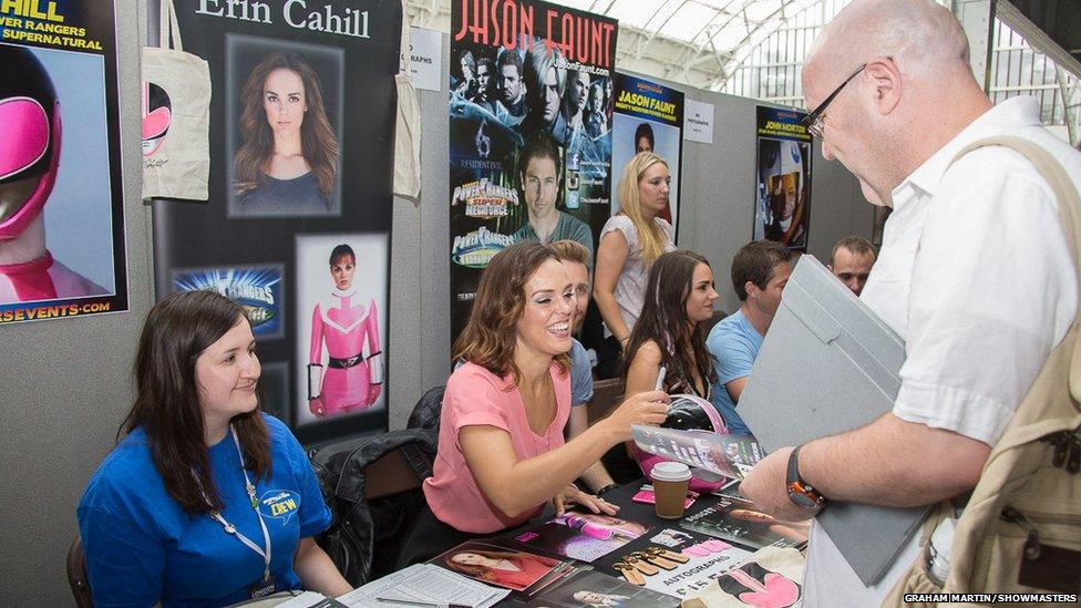 Erin Cahill at her autograph booth