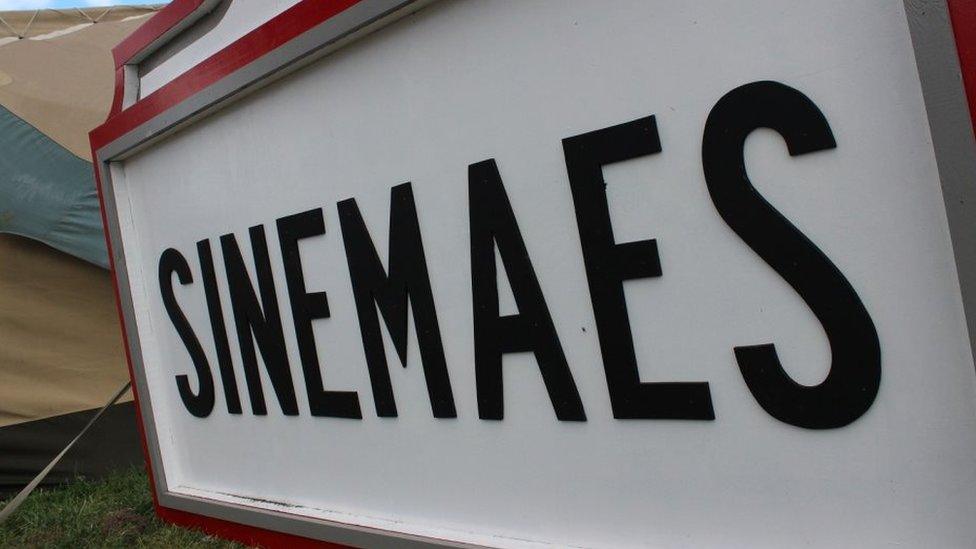 sinemaes