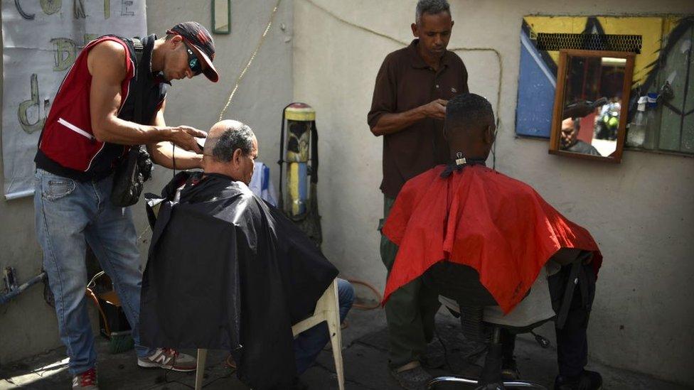 Barber in Caracas