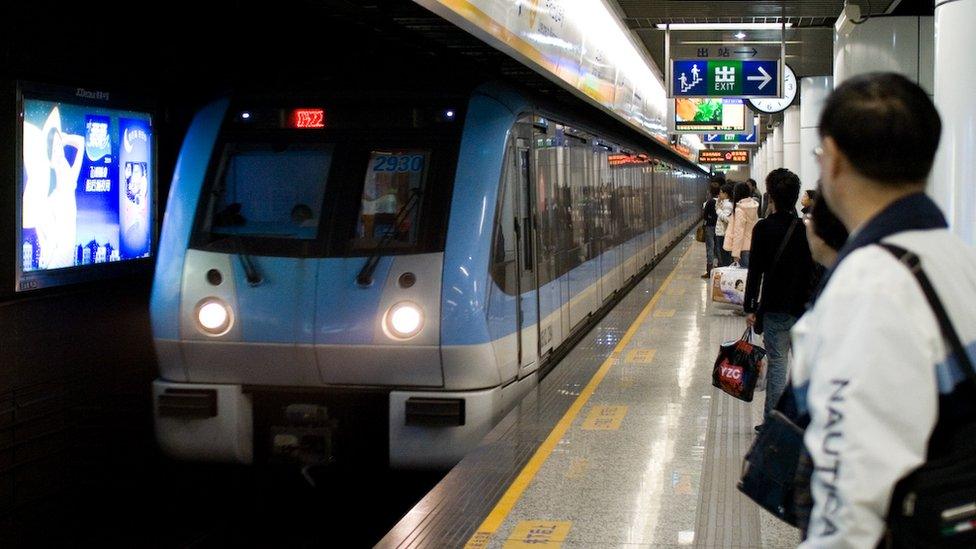 Nanjing metro arriving