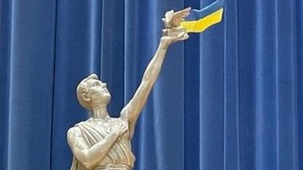 Ukraine peace monument unveiled in America