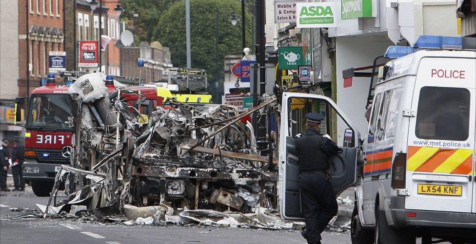 Burnt out vehicle in Tottenham