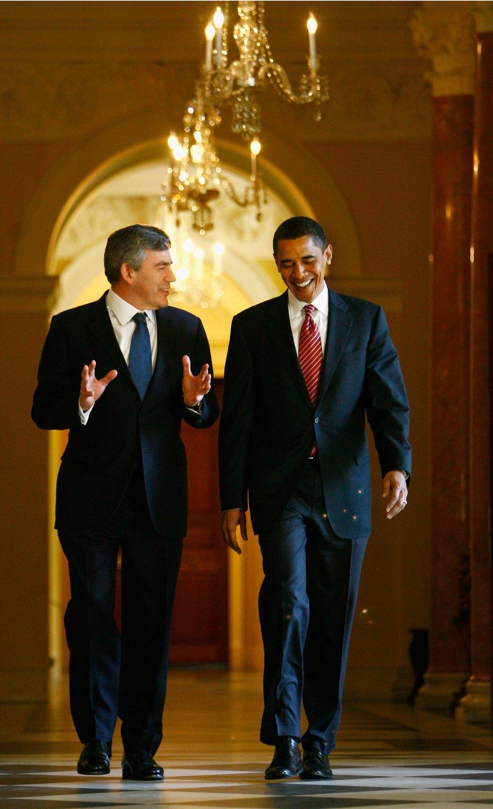 Former UK Prime Minister (l) with US President Barack Obama at the UK Embassy in Washington in 2008