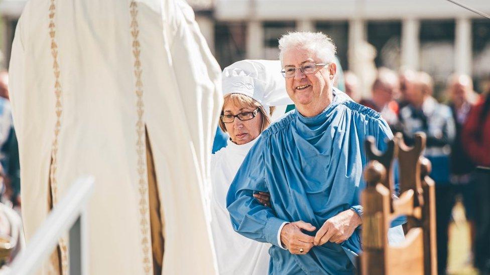 Cafodd Mark Drakeford ganmoliaeth am ei arweiniad yn ystod y pandemig