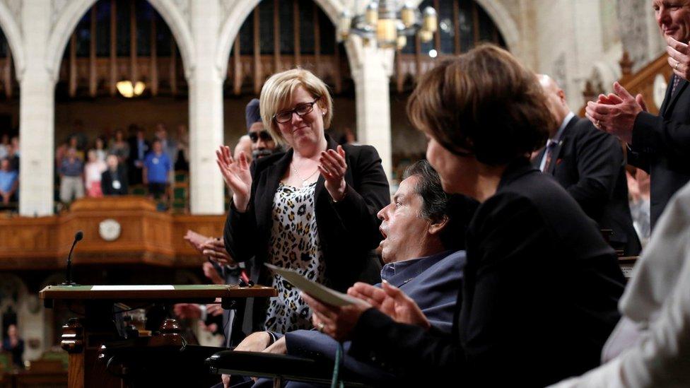 Liberal MP Mauril Belanger receives standing ovation after voting on his private member's bill to change the national anthem. 15 June 2016.