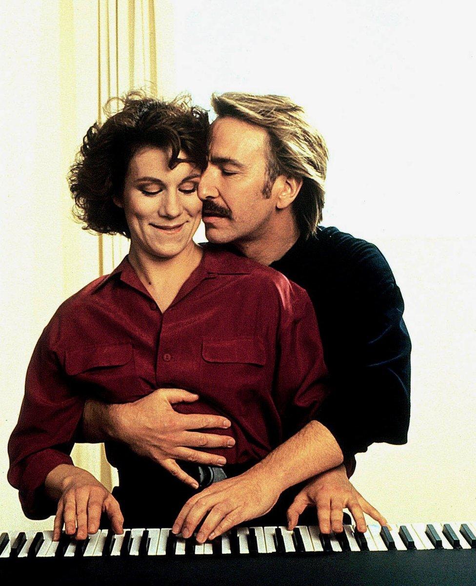 Juliet Stevenson as Nina and Alan Rickman as Jamie in Truly, Madly, Deeply