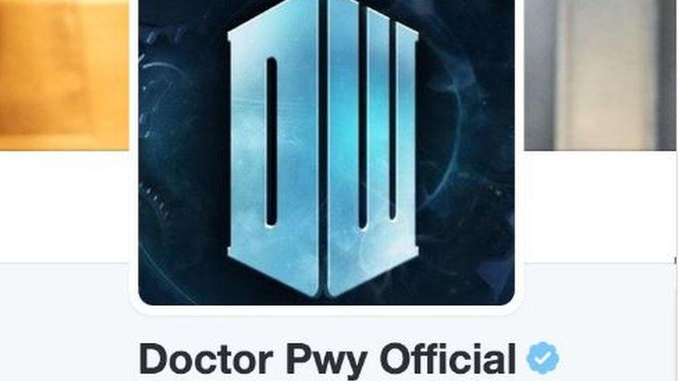 Newidodd cyfrif Twitter Dr. Who ei enw am ychydig ar ddiwrnod y gêm yn erbyn Portiwgal