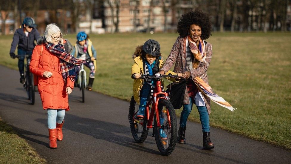 kids-on-bicycle.