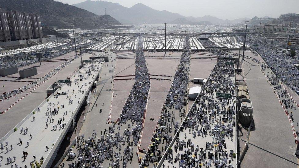 The roads leading to the stoning site at Jamarat, 24 Sept