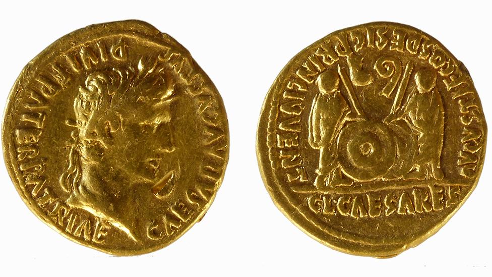 Roman gold coin