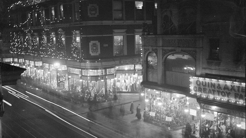 Brixton High Road, London, December 1927