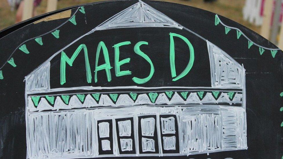 Maes D