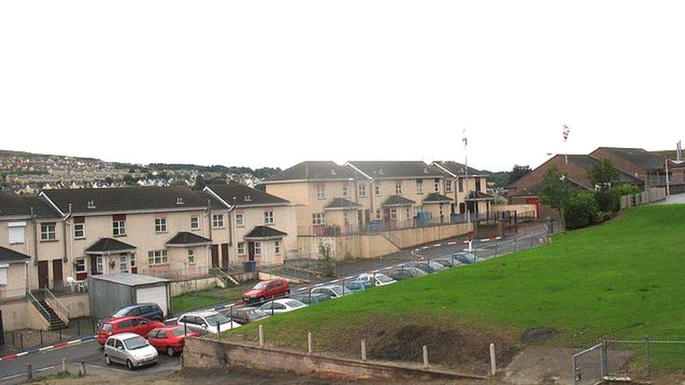 Fountain estate