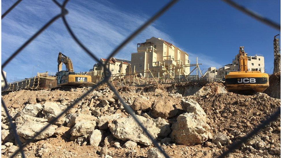 Construction work at Efrat settlement (12/01/17)