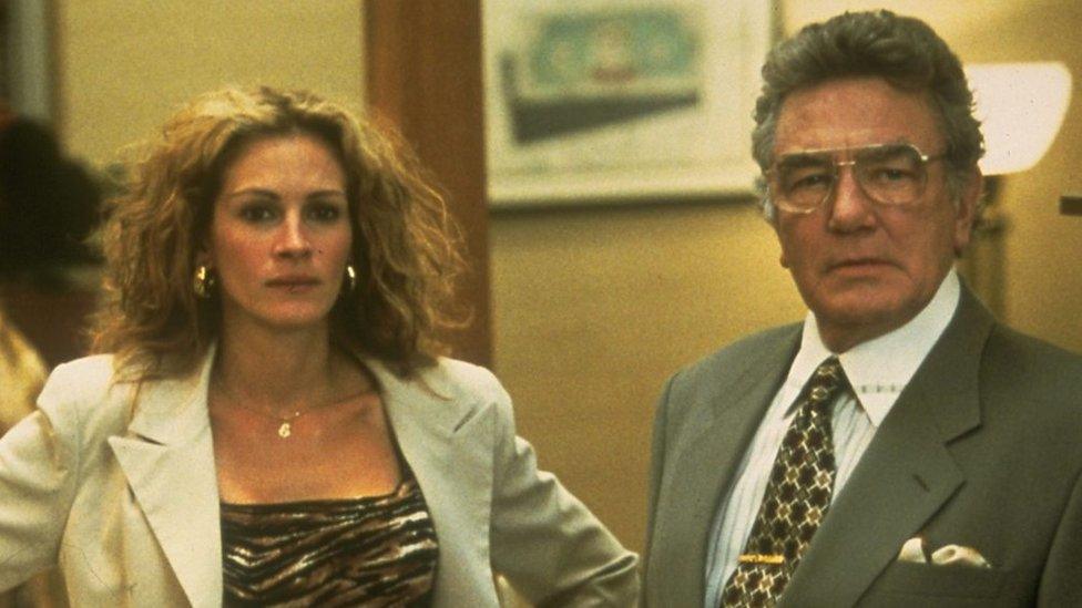 Julia Robert and Albert Finney in Erin Brockovich